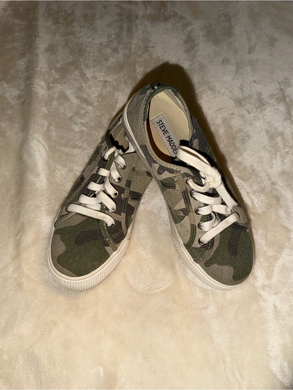 Steve Madden Womens Camo Canvas Sneakers - Green Camo